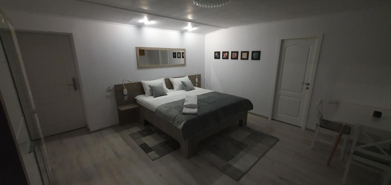 Yellow House Сибиу Экстерьер фото